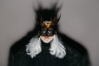 Maskeli kötü Sihirbazı