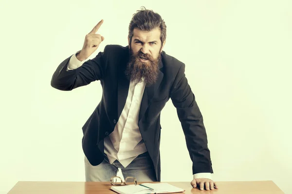 Barbudo hombre profesor en mesa —  Fotos de Stock