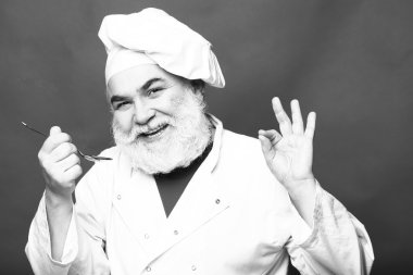 kaşıkla yemek