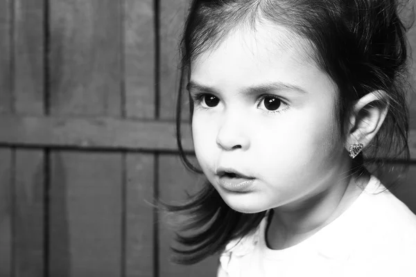 Emotionales kleines Mädchen — Stockfoto