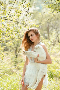 Çiçeği keçi kadınla