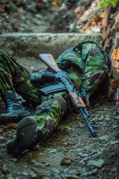 Cuerpo de soldado muerto — Foto de Stock