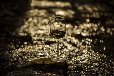 Winwe cam su yakınında