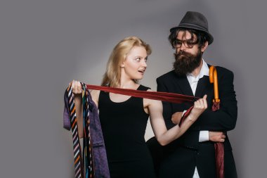 Zarif çift kravat seçmek