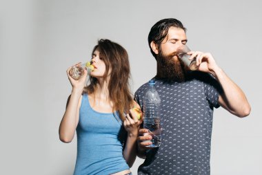 Çekici çift su içmek