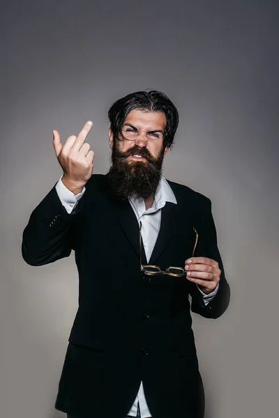Hombre grosero da dedo medio — Foto de Stock