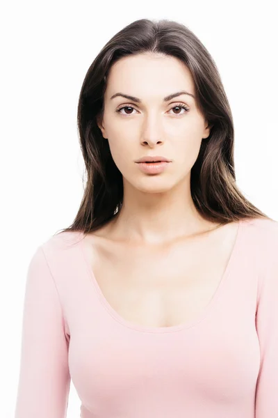 Jolie femme en chemise rose isolé — Photo