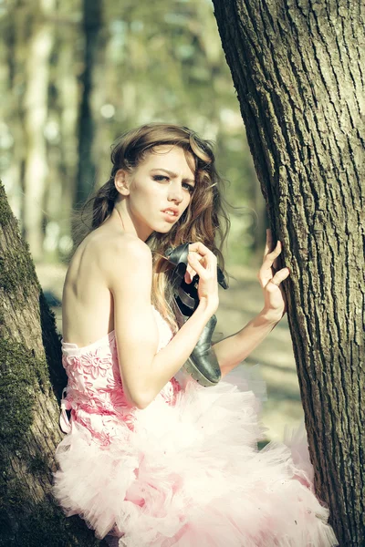 Stylish girl near tree — Stock Photo, Image