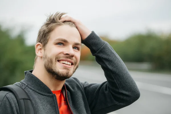 Hombre sonriente sexy — Foto de Stock