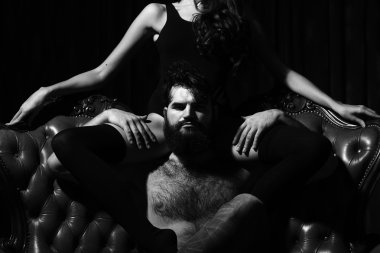 Adam kadın bacakları