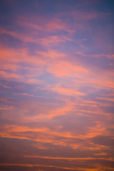 青とオレンジ色の夕焼け空 — ストック写真
