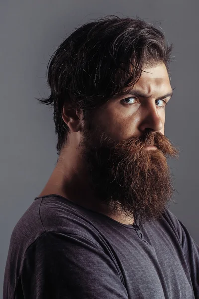 Genç adam hipster sakallı — Stok fotoğraf