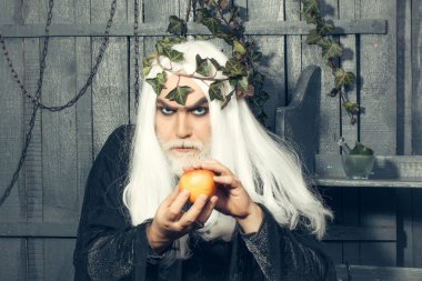 Zeus ile büyülü elma