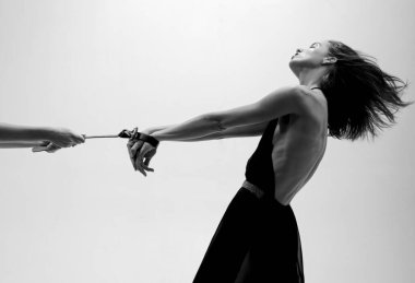 Ön sevişme cinsel oyununa hükmetmek. Tematik bdsm. Cinsiyet hakimiyeti ve rol oyunları. Tecavüz ve Cinsel Taciz kavramı.