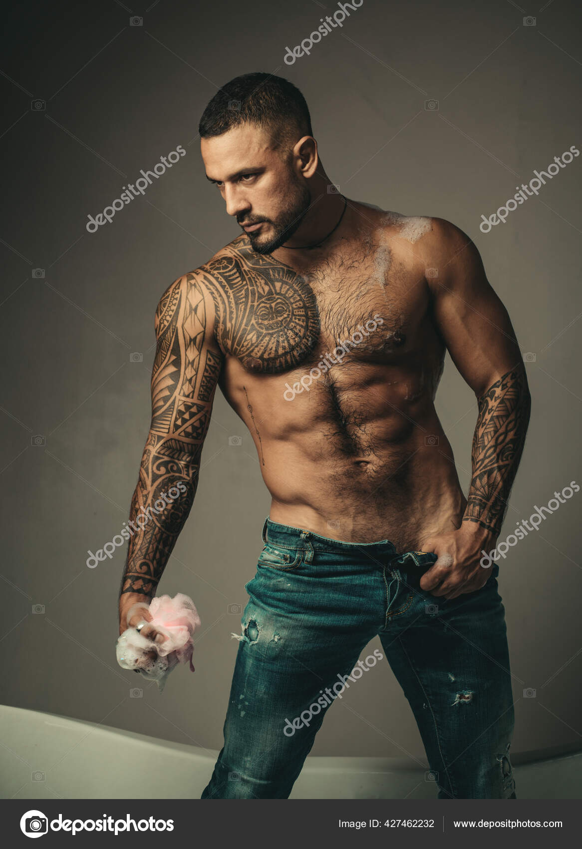 Sexy man, naked guy in bathtub. Sexual muscular nude hunk in bathroom. — Stock Photo
