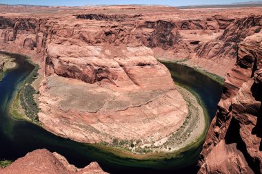 Arizona 'da Colorado Nehri' nde Manzaralı At nalı Bükme Kanyonu.