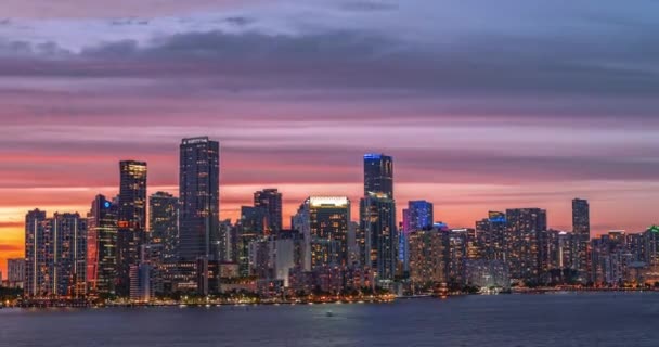 Timelapse Miami. Timelapse ou hyperlapsus du centre de Miami. Beau cliché de Night Miami City. — Video