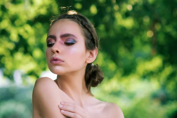 Cara de primavera mujer, Retrato joven, modelo femenino. —  Fotos de Stock