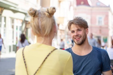 Romantik bir çift. Gerçek aşk. İlişkileri olan bir erkek..