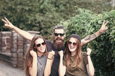 Tatil, seyahat ve seyahat. Arkadaşlık, genç arkadaşlar, gençlik tarzı, yaşam tarzı..