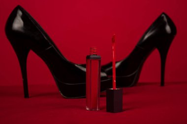 Güzellik kozmetiği. Makyaj gereklidir. Kozmetik ürünleri. Kadın modası. Modern kadın..