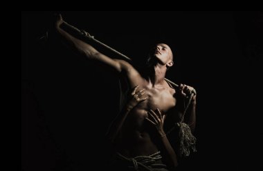 Seksi genç erkekler çıplak gövde. Çıplak eşcinsel, güçlü kaslı, uzun ipli. İnsan özgürlüğü.