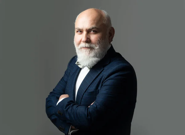 Smiling caucasian man portrait of person in studio. Old Man. Happy senior male model. — Stock Photo, Image