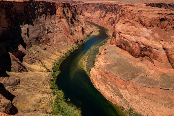 Extreme Ferien im Freien. Blick auf den Grand Canyon. Herbstferienkonzept. Hufeisenbiegung am Colorado River. — Stockfoto