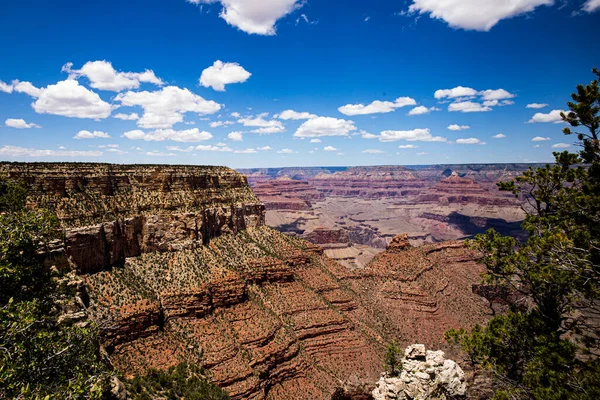 Visitar lugares turísticos. Un hito en el Gran Cañón. Arizona paisajes. Parque Nacional de Estados Unidos. Concepto geológico. — Foto de Stock