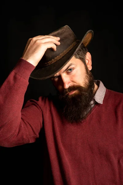 Hombre con sombrero de vaquero. Granjero americano. Oeste y armas. Texas. —  Fotos de Stock