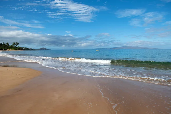 Tranquilidade de sonho. Vista panorâmica da paisagem da praia na Ilha Havaiana de Maui. — Fotografia de Stock