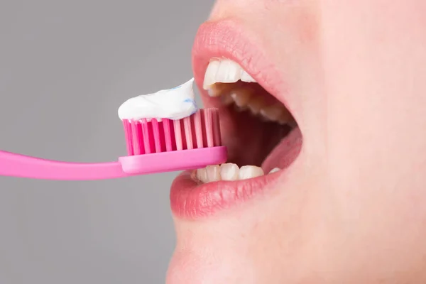 Dentist toothbrush of tooth brushing, dental health. — Stock Photo, Image