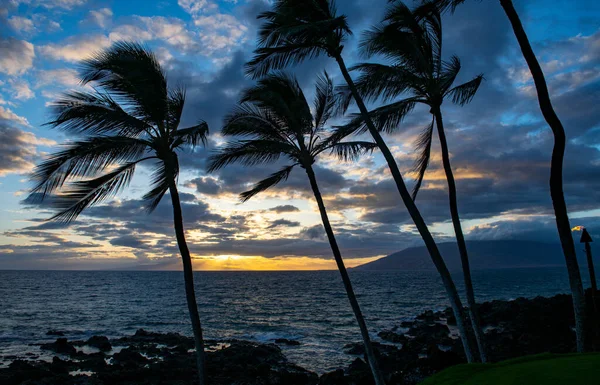 海滨之梦宁静。夏威夷毛伊岛海滩景观图. — 图库照片