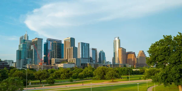 Pohled na Austin Park, Texas v centru USA panorama. — Stock fotografie