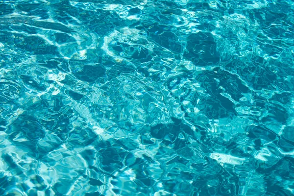 Fond d'eau, piscine bleue de surface. — Photo