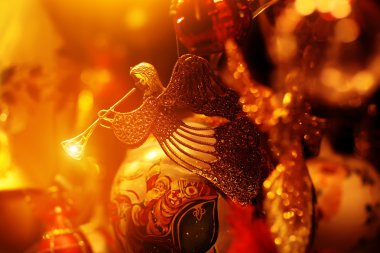 Noel meleği Noel ağacı üzerinde