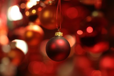 Sıcak Noel ağacı süsle