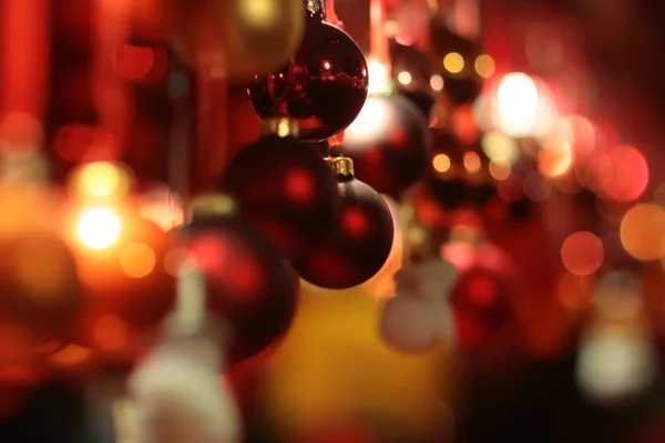 Decorazione natalizia su un albero — Foto Stock