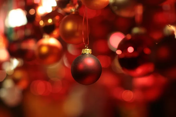 Kerst achtergrond met kerstballen — Stockfoto