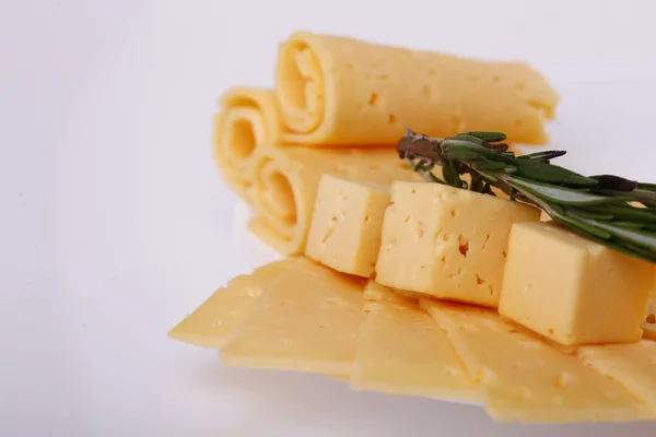 Bitar ost och basilika — Stockfoto