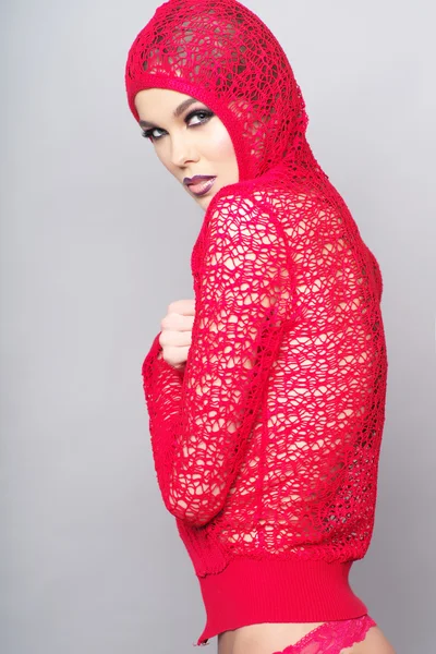 Mulher vestindo roupas vermelhas — Fotografia de Stock