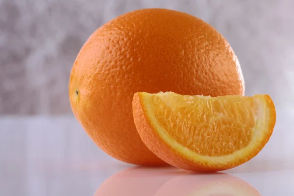 Reife Orangenfrüchte — Stockfoto