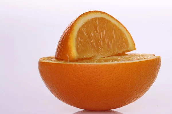 オレンジ色の果物のスライス — ストック写真