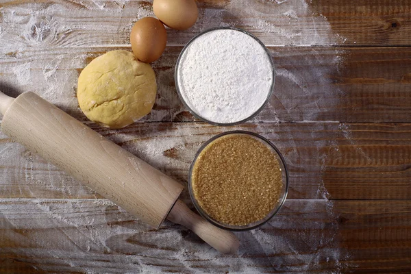 Coleta de ingredientes para fazer pastelaria — Fotografia de Stock