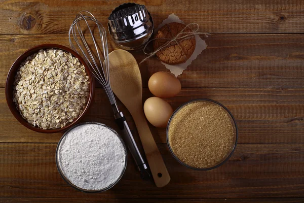 Uppsättning av ingredienser och apparater för bakning — Stockfoto