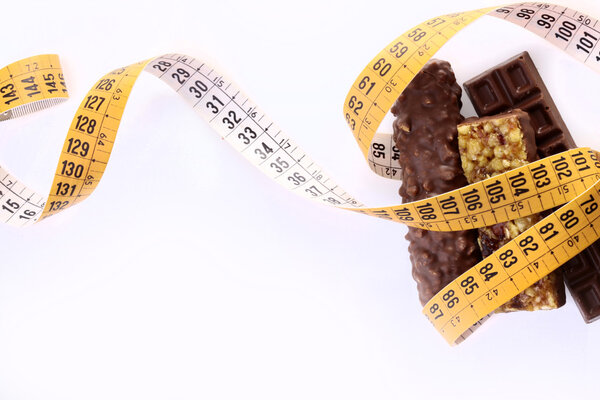 Вкусные шоколадные батончики и арахисовая ломкость
