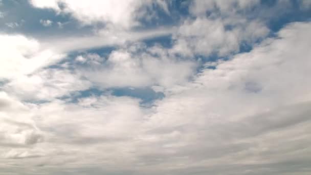 Wolken am Himmel im Zeitraffer — Stockvideo