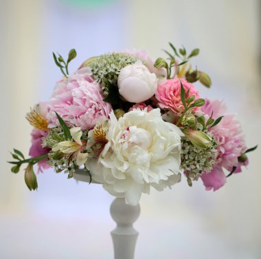 yumuşak peonies dekoratif buket