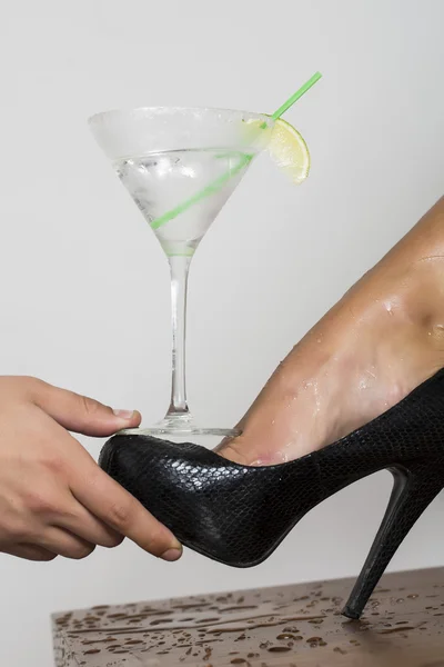 Sexy foot and cocktail — Stock Photo, Image