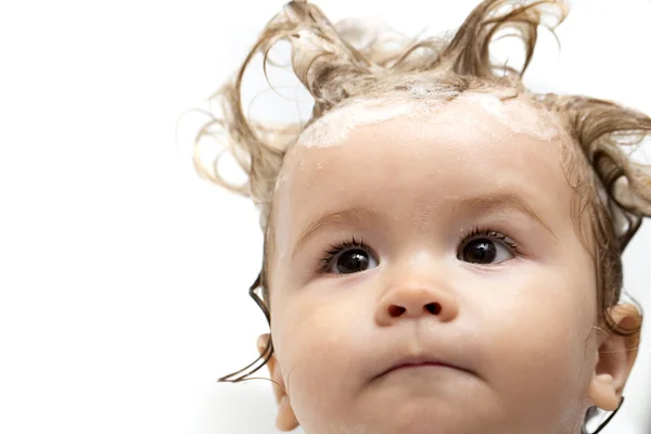 Retrato de niño en el baño — Foto de Stock